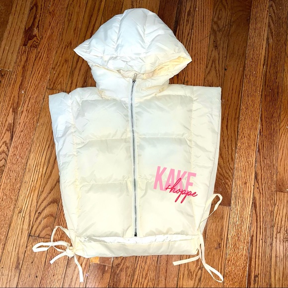 Kake Shoppe - Bubble Puffer Crop Bomber Vests - Picture 3 of 5